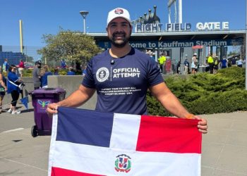Dominicano Jepssy Beltré logra Récord Guinness al visitar los 30 estadios de Grandes Ligas en solo 25 días