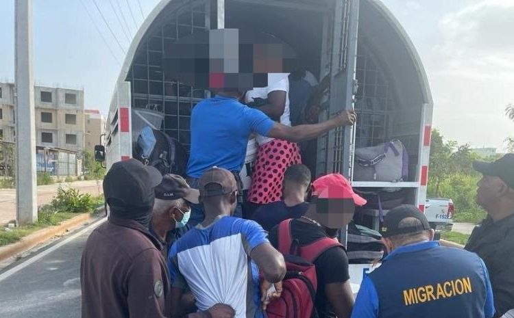 Migración detiene a 1,425 nacionales haitianos indocumentados y deporta a otros 1,243