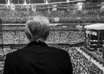 Trump honra a Charlie Kirk calificándolo como uno de «los más grandes patriotas» de EE.UU.