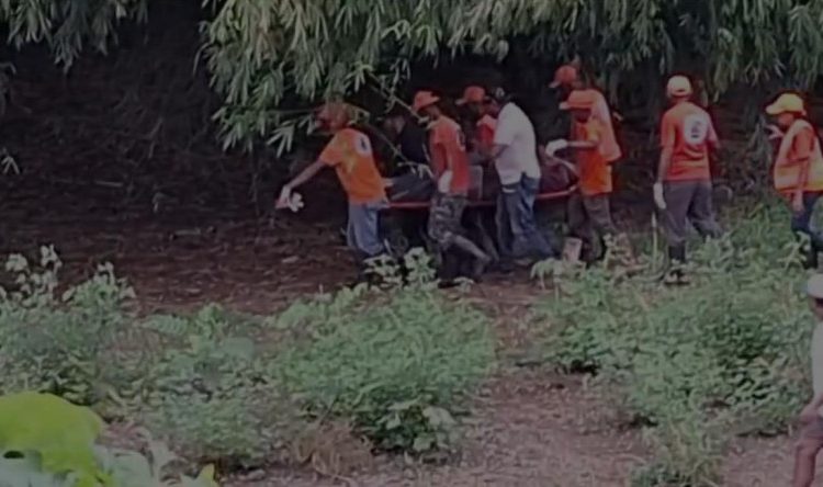 Muere conductor de camión que cayó en colapso de puente Don Juan en Monte Plata