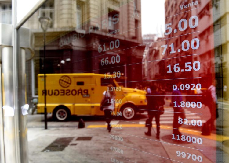 Las proyecciones de inflación en Argentina suben al 28,2 % para 2025