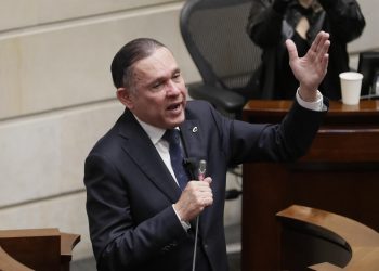 Expresidente del Senado colombiano anuncia que aspirará a la Presidencia en 2026