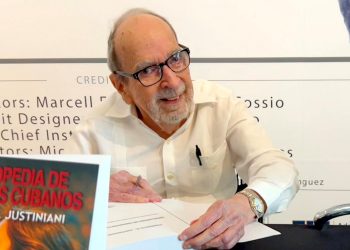 El escritor Federico Justiniani recoge en un libro la memoria de 250 cantantes cubanos