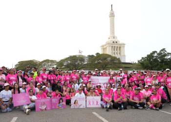 Fundación Unión Médica realiza caminata contra el cáncer de mama
