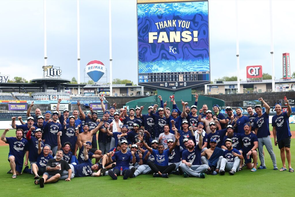 Azulejos aseguran su pase a playoffs y buscan coronarse en el Este - Noticias de hoy en República Dominicana | De Último Minuto