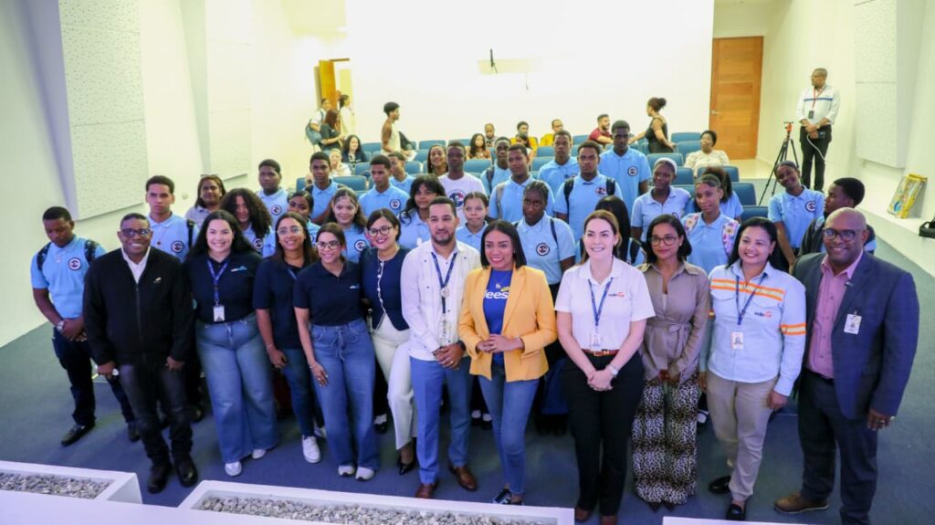 CUED auspicia charla sobre eficiencia energética en la Feria del Libro 2025 - Noticias de hoy en República Dominicana | De Último Minuto