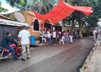 Hombre recién llegado al país muere baleado en disputa por agua frente a su casa en Haina