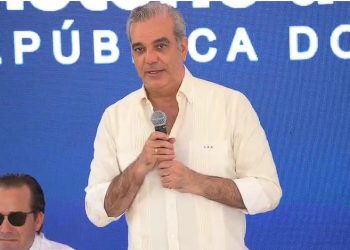Presidente asegura que Playa Teco se convertirá en un espacio ordenado y de beneficio para todos