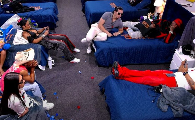 Integrantes de La Casa de Alofoke saldrán de compras este sábado: Crusita y La Gigi se debatirán con el super chat