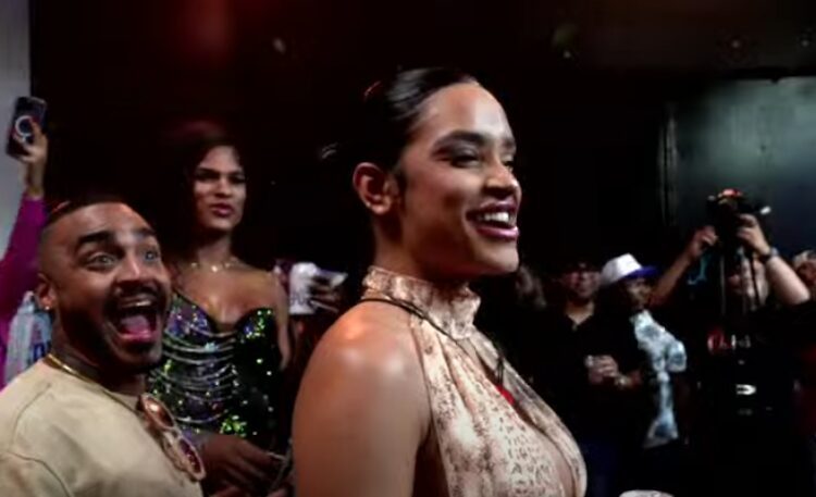 Vakeró le dedica el tema «Mami» a Crucita