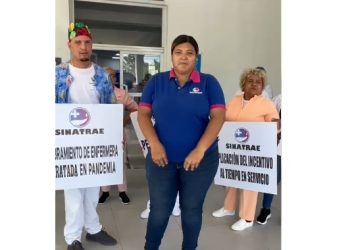 Enfermeras del Sinatrae protestan en el Hospital Vinicio Calventi por mejores condiciones y nombramientos