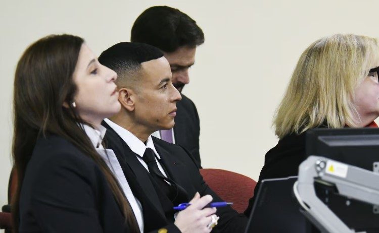 Renuncian abogadas del equipo legal de Daddy Yankee en pleito corporativo