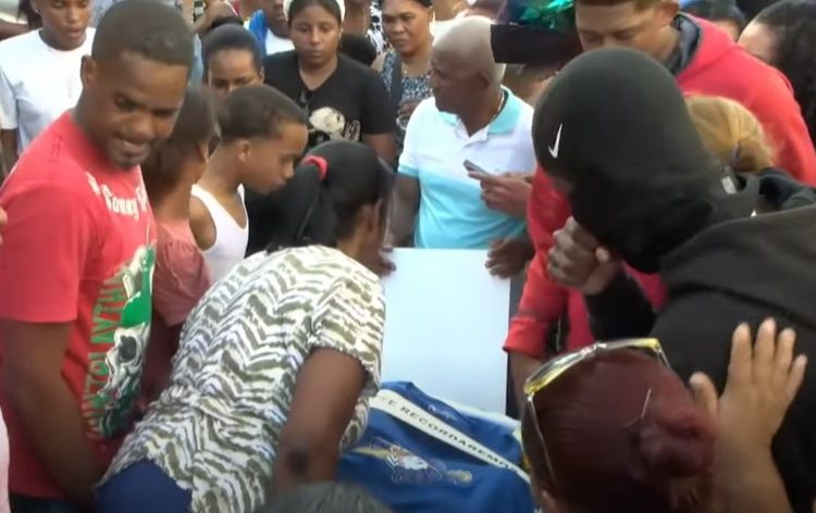 Sepultan restos de Yostín Peralta, niño que fue abusado sexualmente y asesinado por exconvicto en Los Mina