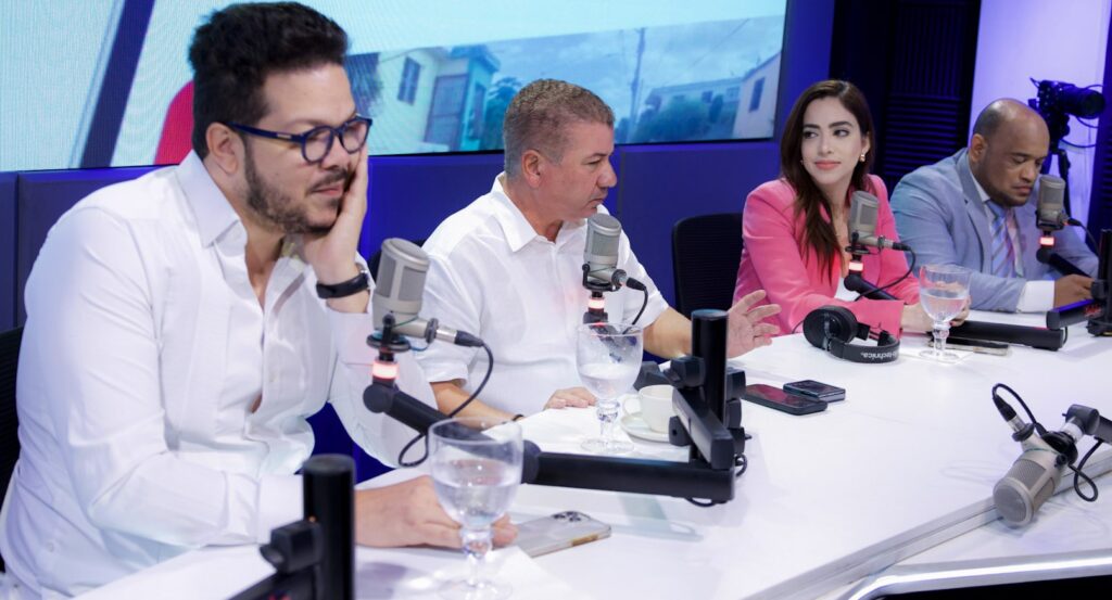 César Fernández, miembro de la FP se define como un "anti-cuota" a nivel de partidos políticos - Noticias de hoy en República Dominicana | De Último Minuto