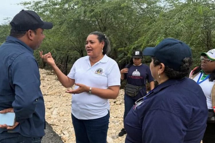 MOPC inspecciona zonas afectadas por lluvias en Azua