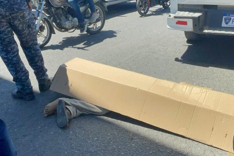 Hombre de 64 años se quita la vida al lanzarse de puente en Circunvalación de Santiago