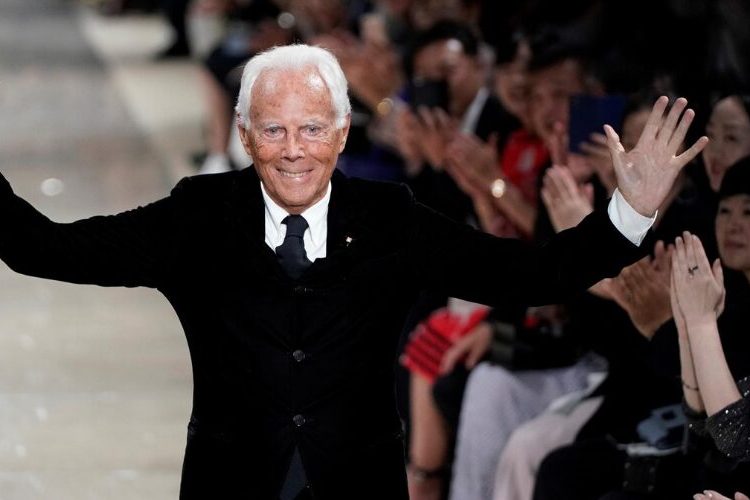 El testamento del diseñador Armani impone por sorpresa la venta gradual del grupo o su salida a Bolsa