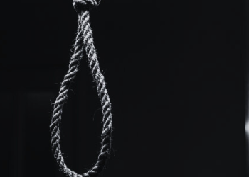 Hombre se suicida en Pedro Brand tras herir a su pareja con un pico