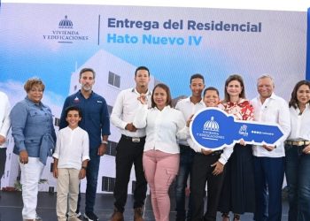 Banreservas financia más de 600 viviendas entregadas en Hato Nuevo por Raquel Peña