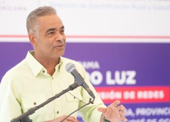 Gobierno lleva electrificación rural a 210 familias en Ocoa y San Cristóbal