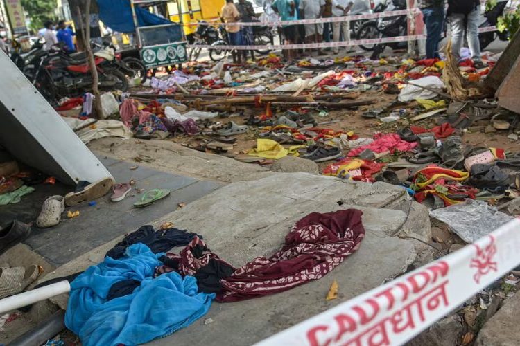 Estampida en un mitin político en la India deja al menos 38 muertos y 150 heridos