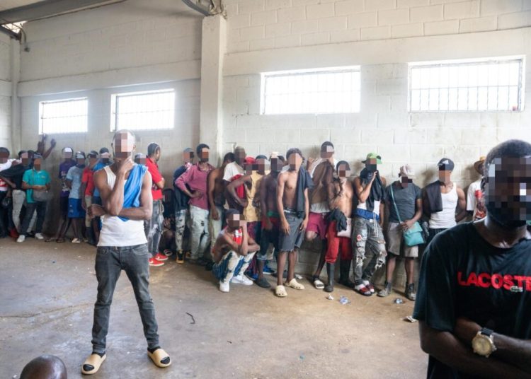 Migración deporta a 35,276 indocumentados en agosto; 250,741 en lo que va de año