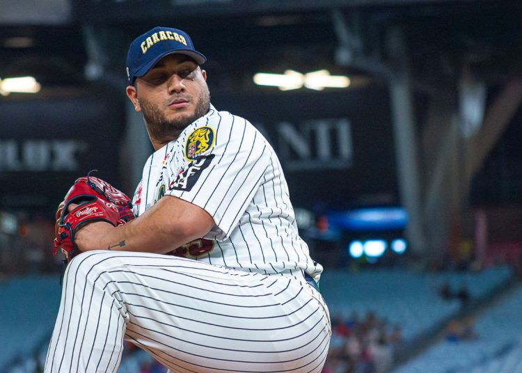 Dos dominicanos entre siete jugadores suspendidos por dopaje en la liga venezolana de béisbol