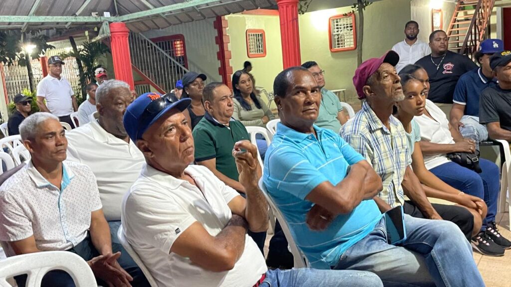 Exalcalde Alberto Marte y Silvestre González comparten encuentro con dirigentes y comunicadores | 2 | encuentro con dirigentes y comunicadores