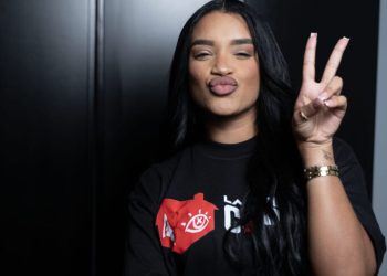 Crusita revela que su madre no está de acuerdo en que continúe en La Casa de Alofoke