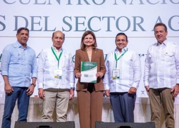 Vicepresidenta afirma que el gobierno trabaja para duplicar exportaciones agropecuarias al 2036