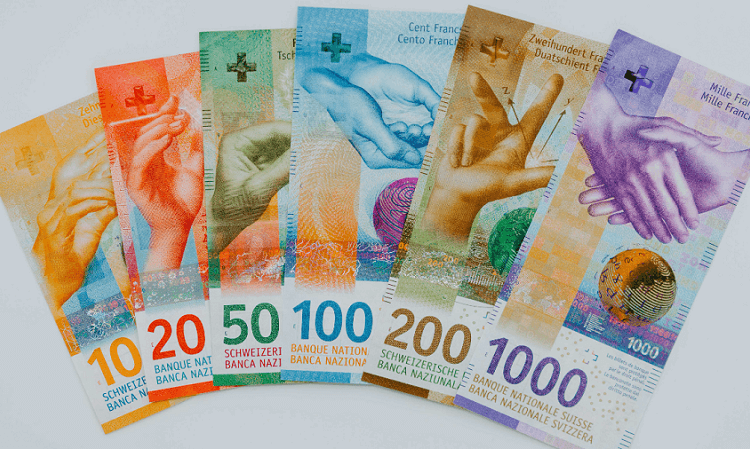 El franco suizo sube como la espuma y se cotiza a RD$80 mientras la diáspora dominicana allí se reduce