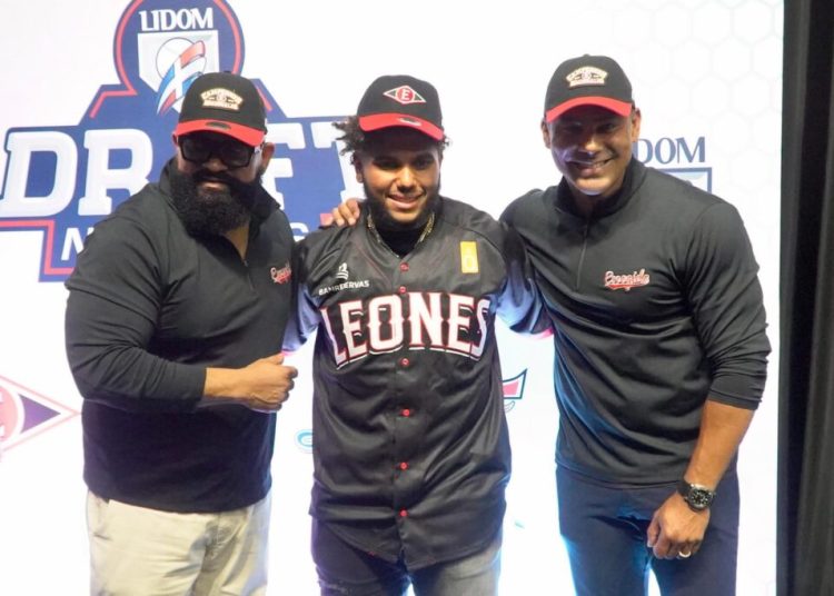 Carlos Peña resalta la elección de Rainiel Rodríguez como la primera selección del Escogido en el Draft 2025