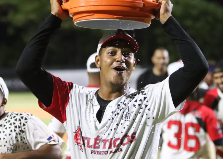 Mineros y Atléticos conquistan el pase a la final de la Liga Nacional de Verano de Béisbol