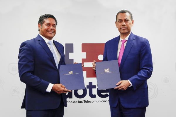 INDOTEL e Internet Society firman convenio promoverá acceso a conectividad e inclusión digital en el país