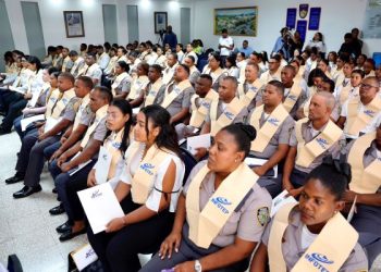 INDOTEL e INFOTEP gradúan en región Sur más de 100 oficiales policiales en habilidades digitales