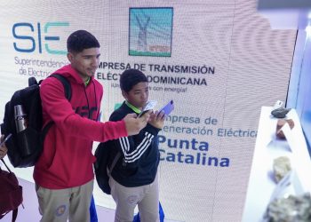 Arranca la Ruta Educativa del sector energía y minas en la FILSD 2025