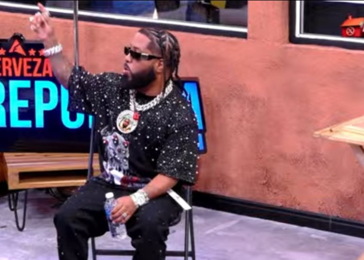 Chimbala asiste como invitado a “La Casa de Alofoke”