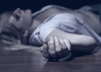 Mujer se lanza desde el tercer piso de edificio en Piantini; autoridades investigan el hecho