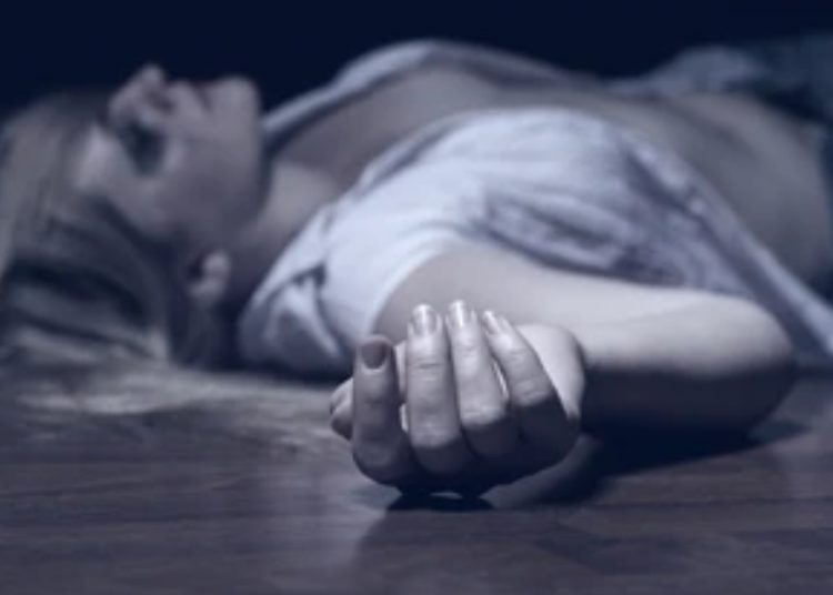 Mujer se lanza desde el tercer piso de edificio en Piantini; autoridades investigan el hecho