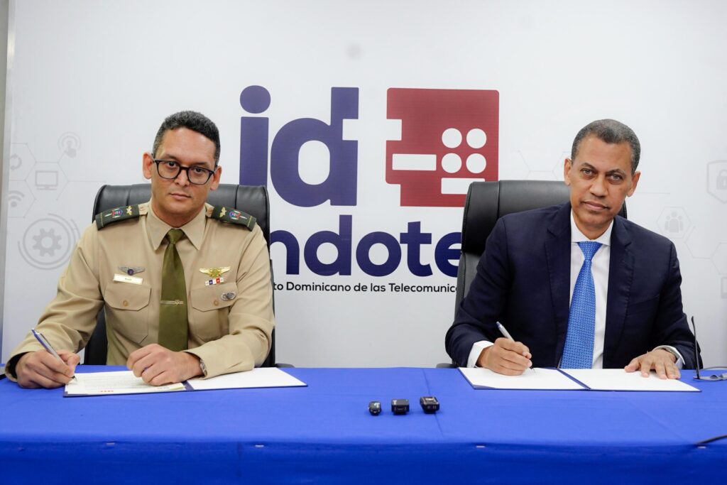 INDOTEL y 911 firman acuerdo para implementar Sistema Nacional de Alerta a un costo superior a US$900 mil - Noticias de hoy en República Dominicana | De Último Minuto