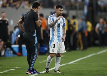 Seleccionador argentino revela que no ha hablado con Lionel Messi sobre el Mundial y asegura tener una base consolidada para 2026