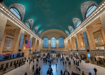 Restablecen servicio eléctrico en estación Gran Central de Nueva York tras breve apagón