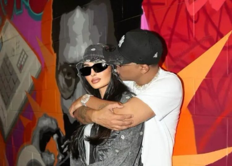 ¡Cartera y bizcocho! Santiago Matías cuenta cómo le celebró el cumpleaños a su pareja Chary