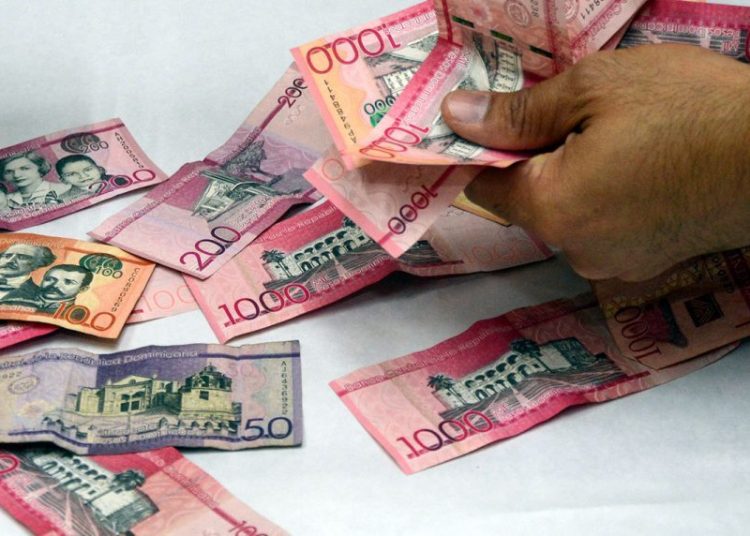 El peso dominicano es la moneda que más se ha despreciado en la región