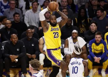 LeBron James asegura que su edad “es como el vino” al iniciar su temporada 23 en la NBA