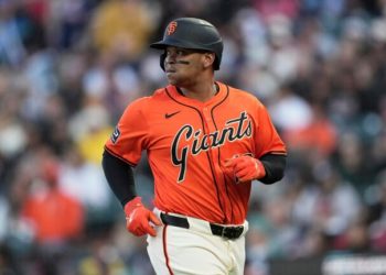 Devers y Schwarber son Jugadores de la Semana en la Liga Nacional; Bellinger brilla en la Americana