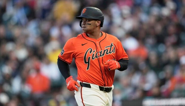 Devers y Schwarber son Jugadores de la Semana en la Liga Nacional; Bellinger brilla en la Americana