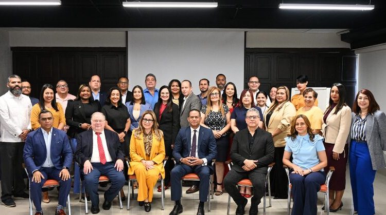 Superintendencia de Seguros celebra primera certificación antilavado de activos del país