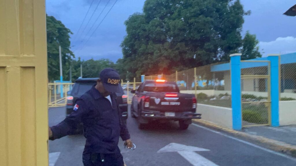 Trasladan a la exdiputada Rosa Amalia Pilarte al centro Rafey Mujeres en Santiago | 2 | Trasladan a la exdiputada Rosa Amalia Pilarte al centro Rafey Mujeres en Santiago - Noticias de hoy en República Dominicana | De Último Minuto