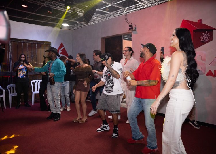 Integrantes de La Casa de Alofoke dejan a un lado las diferencias y celebran el cumpleaños de La Gigi